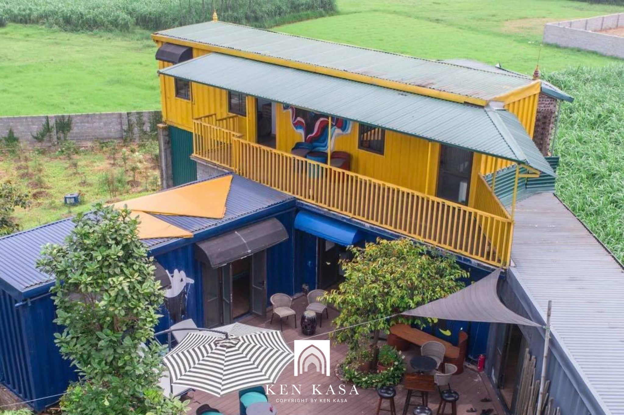 mẫu thiết kế phòng homestay bằng container Colourfull house
